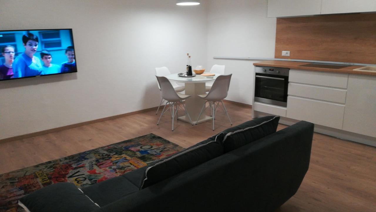 מאקרסקה Centar Guest House מראה חיצוני תמונה